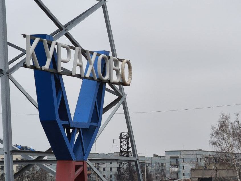 Александр Бондаренко: Поздравил ребят освобожденного Курахово с Днём Святого Николая