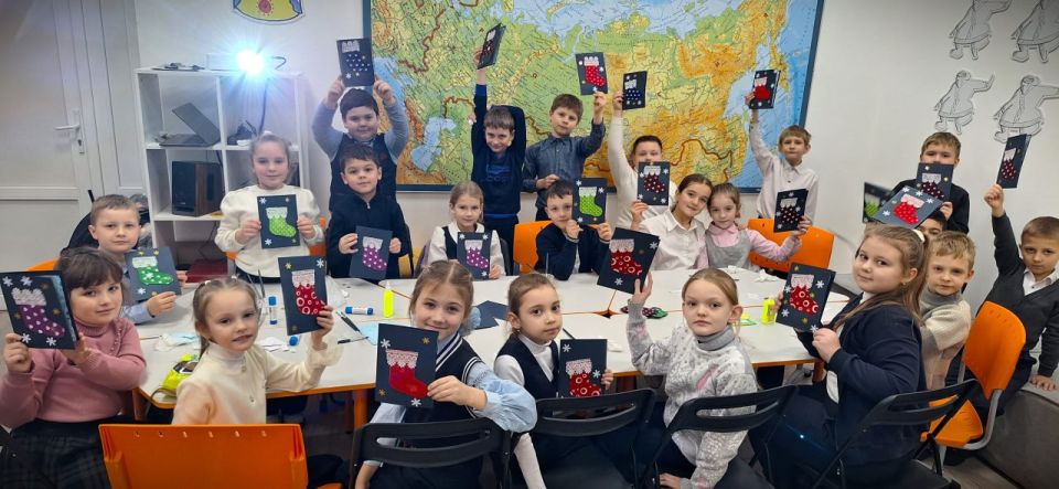 Мастер-класс. В канун Дня памяти святого Николая Чудотворца, 18 декабря, в детском центре при музее космонавта Георгия Берегового состоялось культурно-познавательное интерактивное мероприятие – мастер-класс по изготовлению... Мастер-класс. В канун Дня памяти святого Николая Чудотворца, 18 декабря, в детском центре при музее космонавта Георгия Берегового состоялось культурно-познавательное интерактивное мероприятие – мастер-класс по изготовлению...