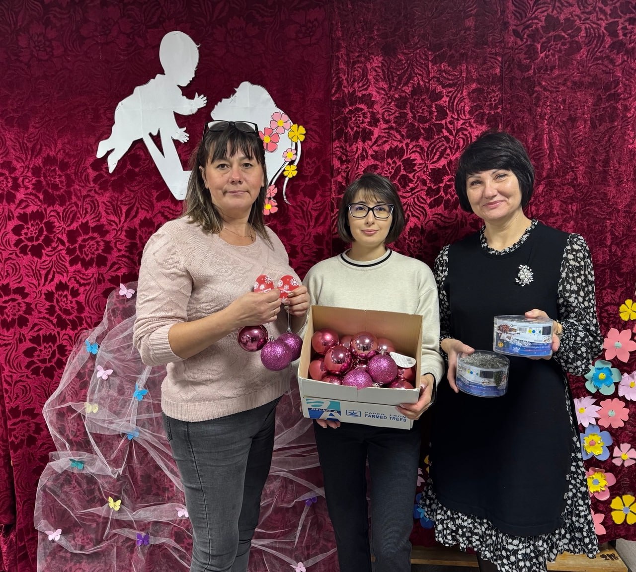 Скоро, скоро Новый год!. Учреждения культуры нашего города получили мощный заряд отличного праздничного настроения!