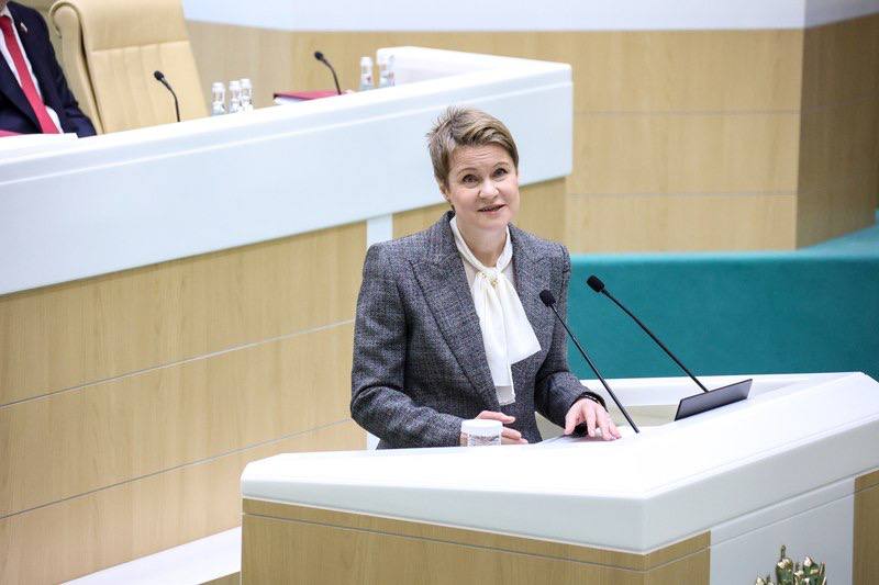 Александр Волошин: #пленарноезаседание_СФ. На прошедшем сегодня пленарном заседании Совета Федерации под председательством Валентины Ивановны Матвиенко также был принят ряд значимых для страны законов Александр Волошин: #пленарноезаседание_СФ. На прошедшем сегодня пленарном заседании Совета Федерации под председательством Валентины Ивановны Матвиенко также был принят ряд значимых для страны законов