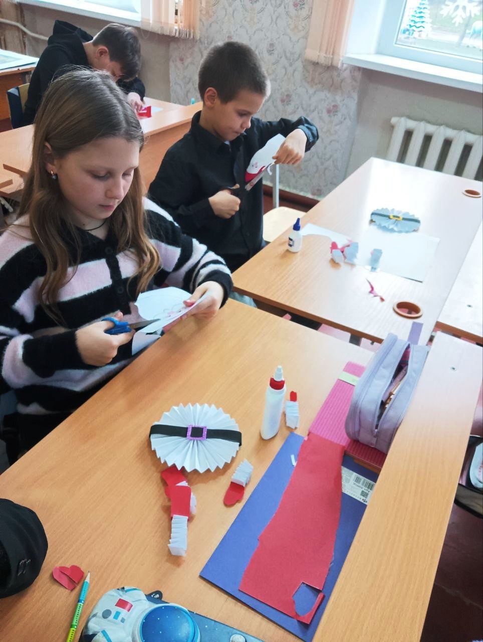 19 декабря в День Святого Николая в библиотеке-филиале №1 состоялась познавательно-игровая программа «День Святого Николая, мы с ребятами встречаем!» 19 декабря в День Святого Николая в библиотеке-филиале №1 состоялась познавательно-игровая программа «День Святого Николая, мы с ребятами встречаем!»