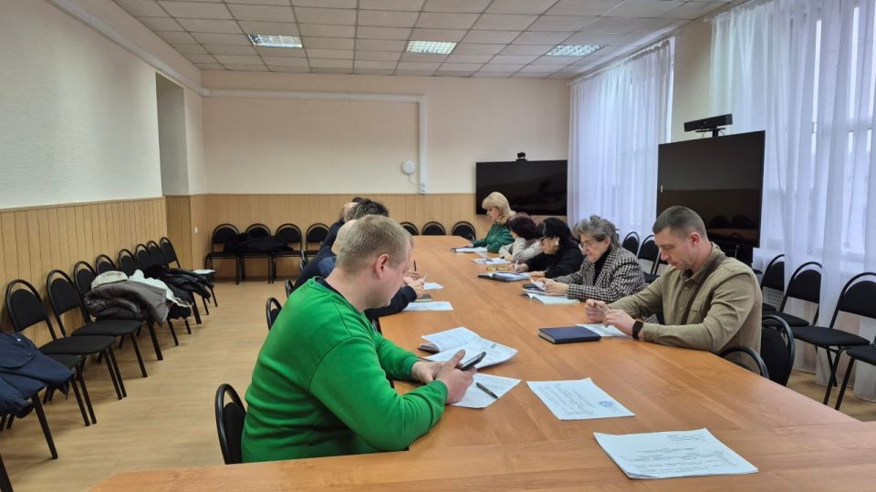 Сегодня под председательством заместителя главы городского округа Дебальцево Глебова Евгения Юрьевича прошло заседание межведомственной комиссии по профилактике правонарушений на территории администрации городского округа... Сегодня под председательством заместителя главы городского округа Дебальцево Глебова Евгения Юрьевича прошло заседание межведомственной комиссии по профилактике правонарушений на территории администрации городского округа...
