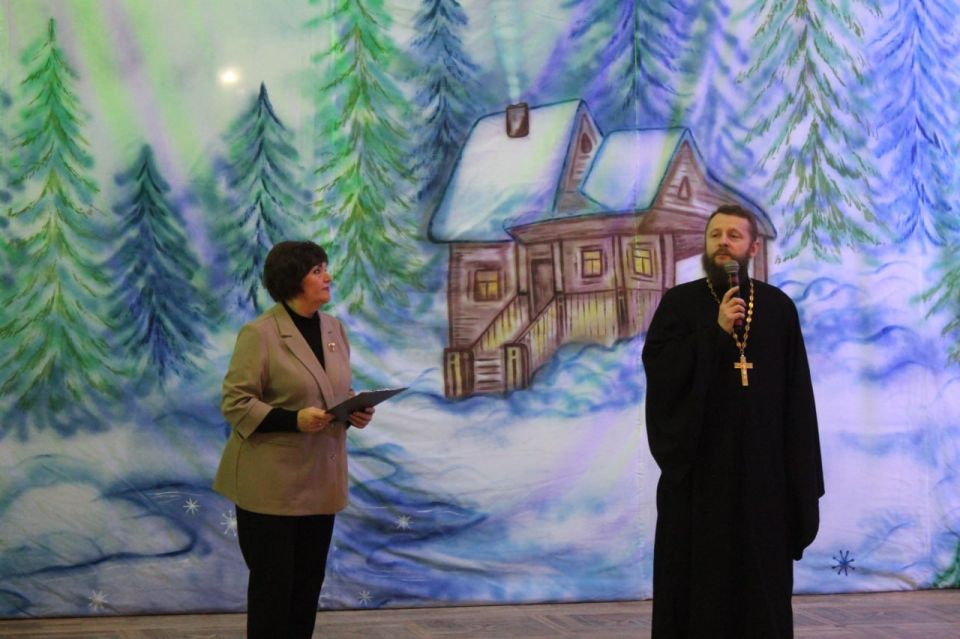 В Старобешевском округе прошла развлекательная программа «Святой Николай вместе с нами поиграй!» В Старобешевском округе прошла развлекательная программа «Святой Николай вместе с нами поиграй!»