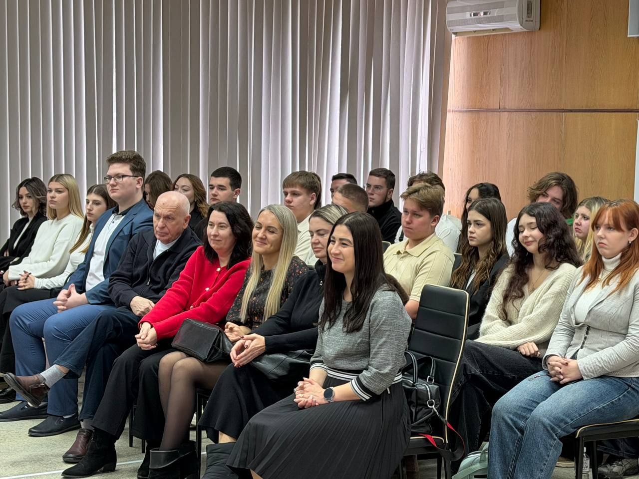 Экономисты ДонГУ встретились с крупнейшим производителем хлебобулочных изделий «Мир хлеба» Экономисты ДонГУ встретились с крупнейшим производителем хлебобулочных изделий «Мир хлеба»