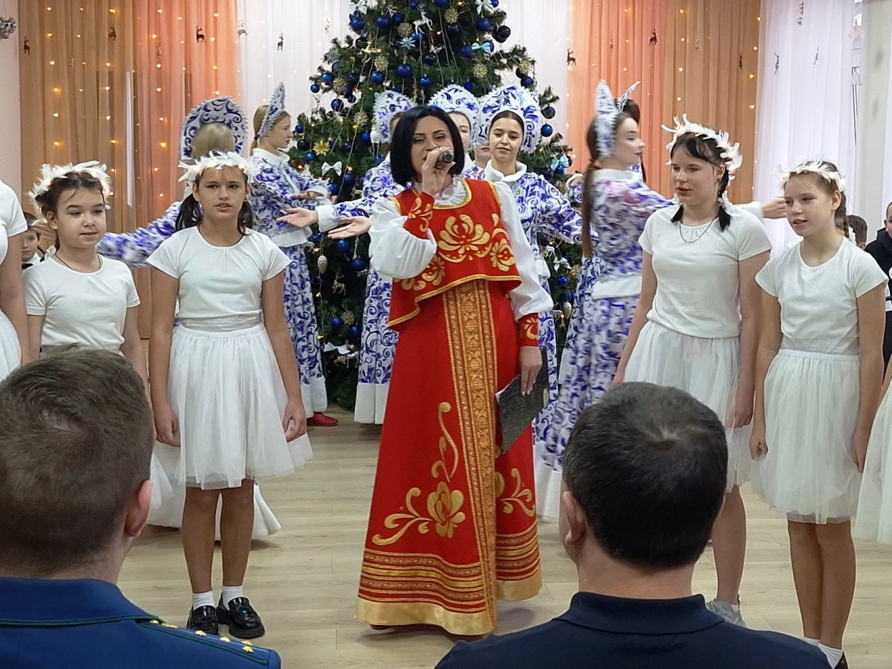 В Социально-реабилитационном центре для несовершеннолетних города Шахтерска состоялся праздник ко Дню Святого Николая