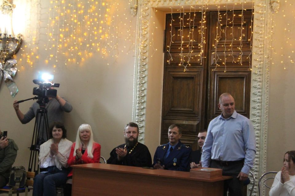 В Старобешевском округе прошла развлекательная программа «Святой Николай вместе с нами поиграй!» В Старобешевском округе прошла развлекательная программа «Святой Николай вместе с нами поиграй!»