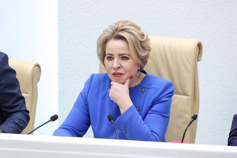 Александр Волошин: #пленарноезаседание_СФ. На прошедшем сегодня пленарном заседании Совета Федерации под председательством Валентины Ивановны Матвиенко также был принят ряд значимых для страны законов