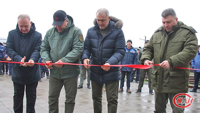 18 декабря в Мариуполе был открыт восстановленный пункт технического обслуживания грузовых вагонов вагонного депо Волноваха Донецкого филиала ФГУП «ЖДН», разрушенный в ходе боевых действий в 2022 году