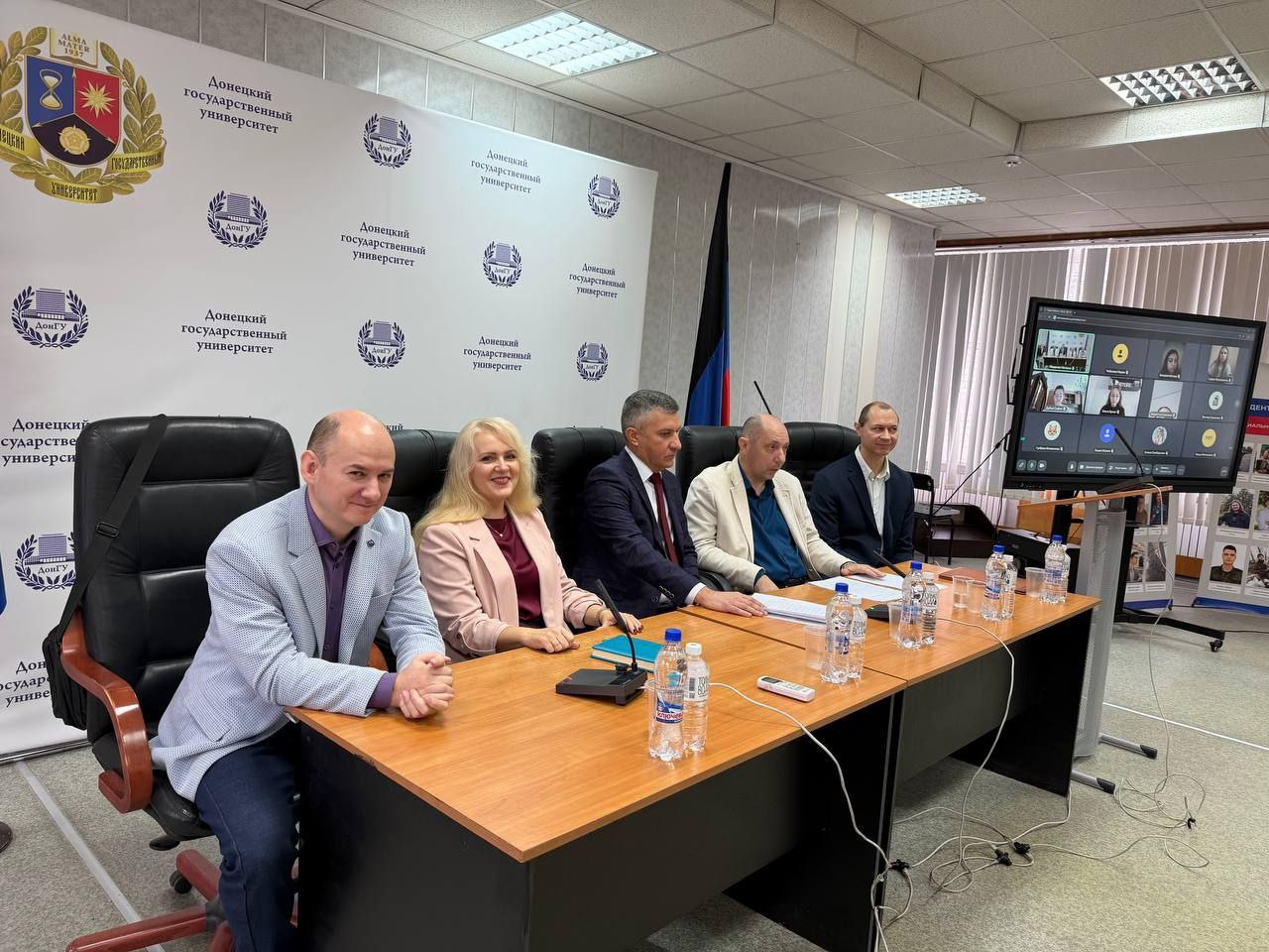 Экономисты ДонГУ встретились с крупнейшим производителем хлебобулочных изделий «Мир хлеба» Экономисты ДонГУ встретились с крупнейшим производителем хлебобулочных изделий «Мир хлеба»