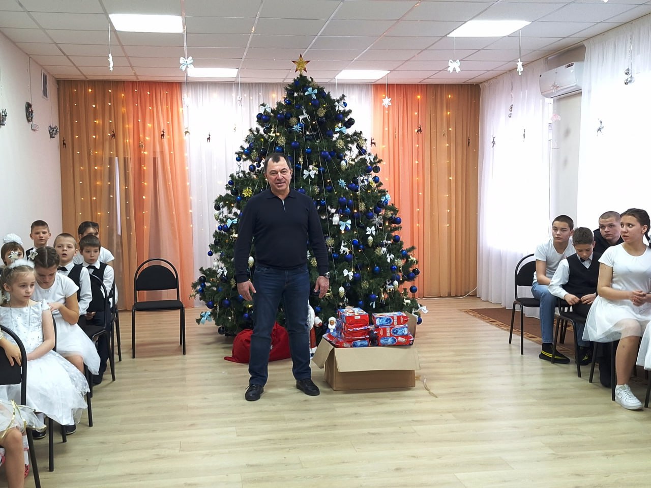 В Социально-реабилитационном центре для несовершеннолетних города Шахтерска состоялся праздник ко Дню Святого Николая В Социально-реабилитационном центре для несовершеннолетних города Шахтерска состоялся праздник ко Дню Святого Николая