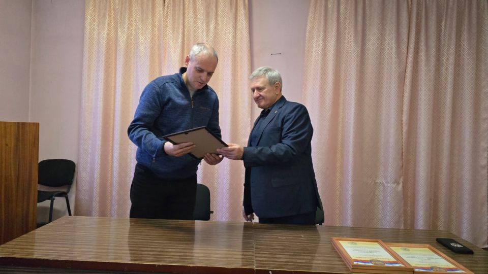 Николай Михайлов: В преддверии Дня энергетика провел встречи с трудовыми коллективами Старобешевского РЭС ПО "Кировские ЭС" Донецкэнерго" филиала АО "Юго-западная ЭСК" и Западного отделения ОП "Энергосбыт Донецк" ООО... Николай Михайлов: В преддверии Дня энергетика провел встречи с трудовыми коллективами Старобешевского РЭС ПО "Кировские ЭС" Донецкэнерго" филиала АО "Юго-западная ЭСК" и Западного отделения ОП "Энергосбыт Донецк" ООО...