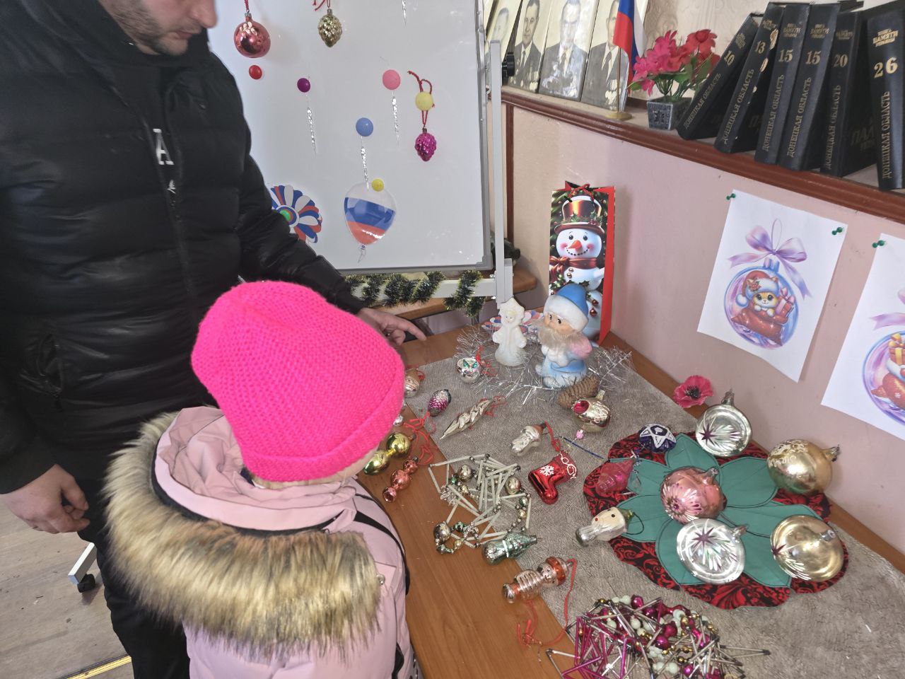 19.12.2025 года в музее истории с.Валерьяновка прошла Новогодняя выставка открыток и игрушек «Новогодний вернисаж» 19.12.2025 года в музее истории с.Валерьяновка прошла Новогодняя выставка открыток и игрушек «Новогодний вернисаж»