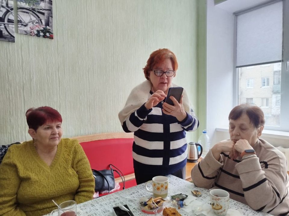 Совет женщин Будёновского района Донецка, партийных проектов «Женское движение Единой России» и «Старшее поколение» отметили Международный День чая «Мы за чаем не скучаем» Совет женщин Будёновского района Донецка, партийных проектов «Женское движение Единой России» и «Старшее поколение» отметили Международный День чая «Мы за чаем не скучаем»
