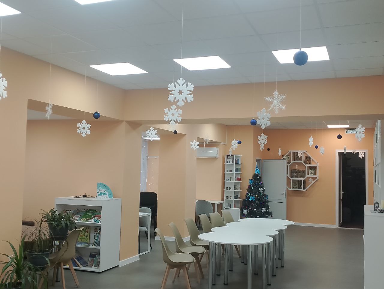 Скоро, скоро Новый год!. Учреждения культуры нашего города получили мощный заряд отличного праздничного настроения! Скоро, скоро Новый год!. Учреждения культуры нашего города получили мощный заряд отличного праздничного настроения!