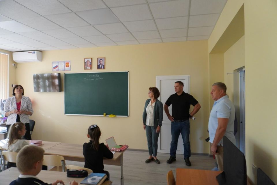 Александр Шатов: Сахалинская область помогает Шахтерску обновляться и развиваться Александр Шатов: Сахалинская область помогает Шахтерску обновляться и развиваться