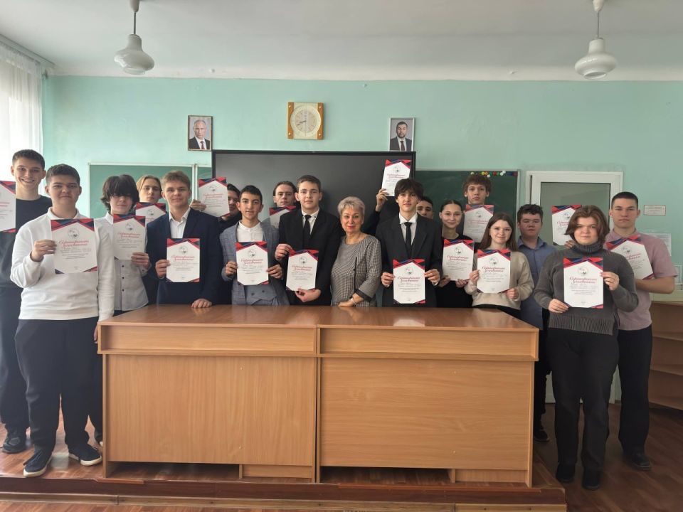 Молодежь Ждановки изучает избирательное право Молодежь Ждановки изучает избирательное право
