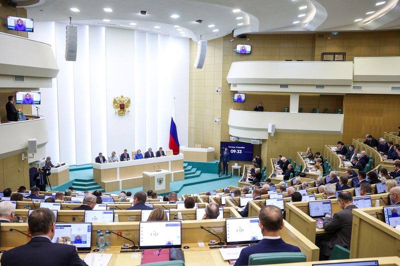 Александр Волошин: #пленарноезаседание_СФ. На прошедшем сегодня пленарном заседании Совета Федерации под председательством Валентины Ивановны Матвиенко также был принят ряд значимых для страны законов Александр Волошин: #пленарноезаседание_СФ. На прошедшем сегодня пленарном заседании Совета Федерации под председательством Валентины Ивановны Матвиенко также был принят ряд значимых для страны законов