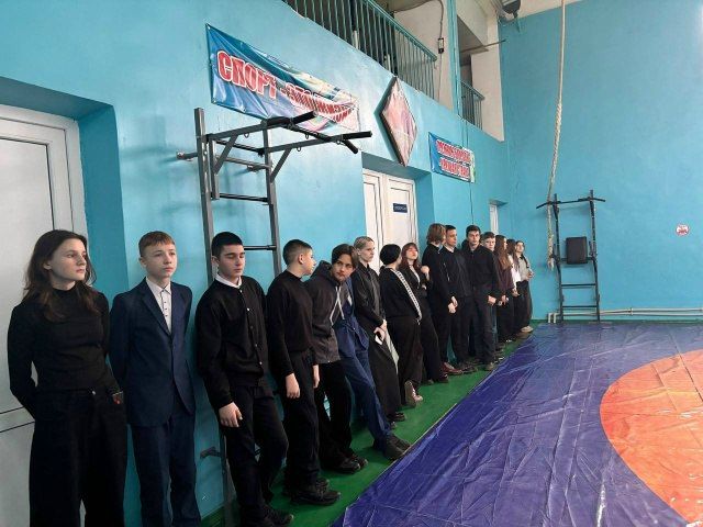 Школьникам Ждановки провели профессиографическую экскурсию Школьникам Ждановки провели профессиографическую экскурсию
