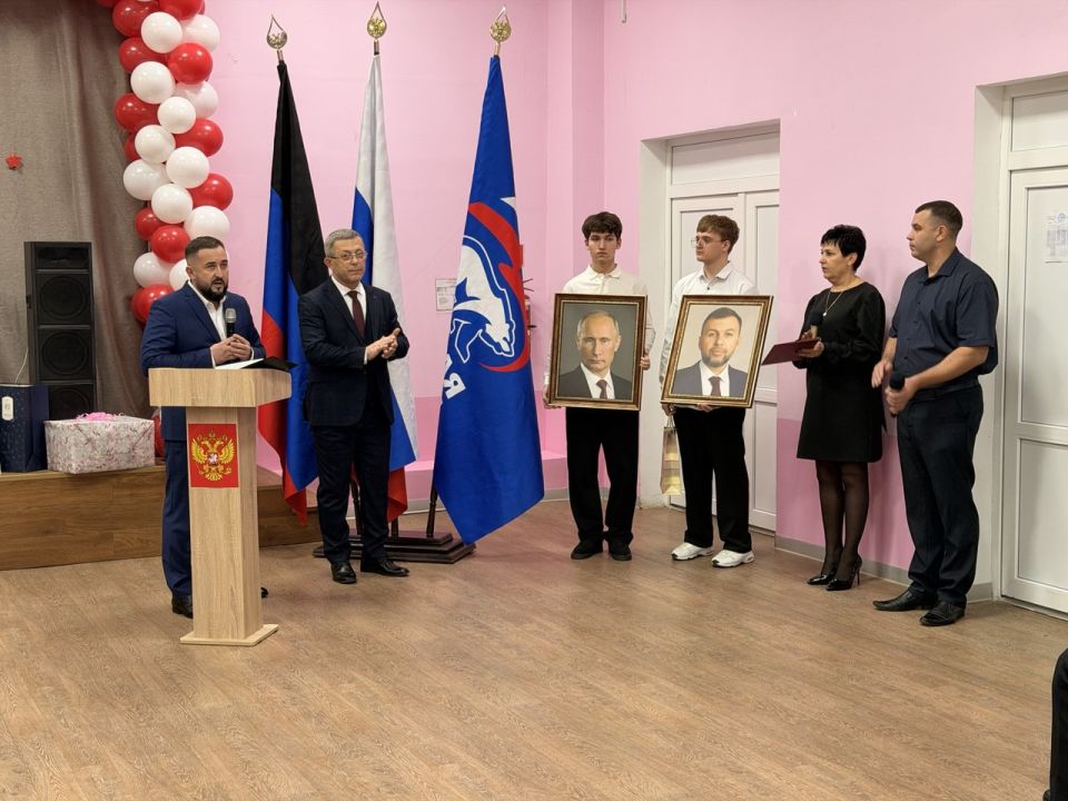 Дмитрий Блинов: 70-летие Новосветской школы! Дмитрий Блинов: 70-летие Новосветской школы!