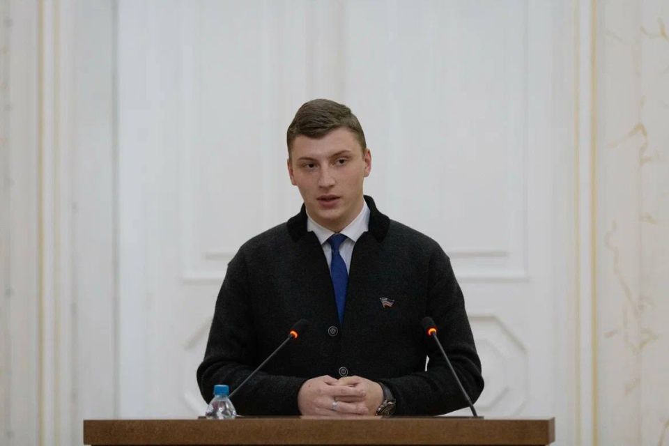 Состоялось 4-е пленарное заседание Молодежного Парламента Донецкой Народной Республики Состоялось 4-е пленарное заседание Молодежного Парламента Донецкой Народной Республики