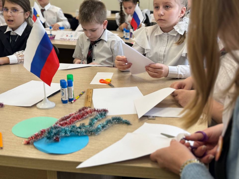 Наталья Великодная: Праздничный телемост «Волшебство новогодних игрушек» в рамках проекта «Лица Дружбы» Наталья Великодная: Праздничный телемост «Волшебство новогодних игрушек» в рамках проекта «Лица Дружбы»