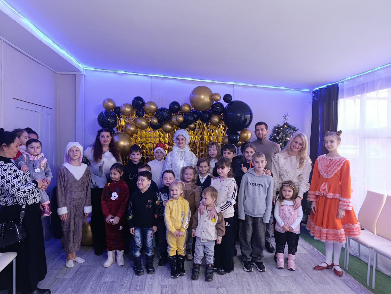 Чудеса случаются: в День святого Николая мы зажгли огоньки детских улыбок Чудеса случаются: в День святого Николая мы зажгли огоньки детских улыбок