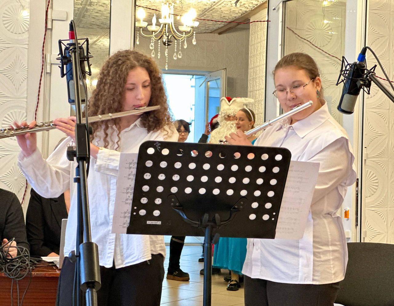 «Святой Николай приходит в гости к нам» – торжество волшебства и музыки! «Святой Николай приходит в гости к нам» – торжество волшебства и музыки!