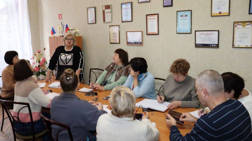Сегодня, 18 декабря, депутат Макеевского городского совета Ирина Рудь провела встречу с трудовым коллективом Муниципального бюджетного учреждения «Городской дворец культуры им. В. Г. Кирсановой», Дворец культуры «ЯКХЗ» Сегодня, 18 декабря, депутат Макеевского городского совета Ирина Рудь провела встречу с трудовым коллективом Муниципального бюджетного учреждения «Городской дворец культуры им. В. Г. Кирсановой», Дворец культуры «ЯКХЗ»