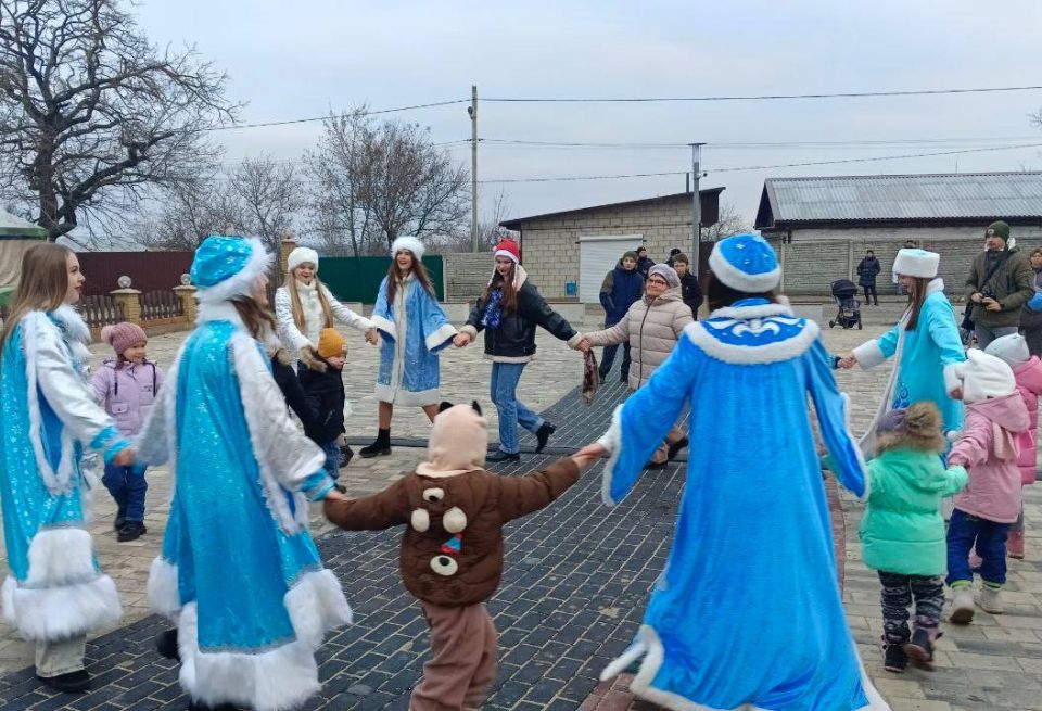 Сказочный вечер для детей и взрослых: в Мангушском округе отпраздновали День Святого Николая Сказочный вечер для детей и взрослых: в Мангушском округе отпраздновали День Святого Николая