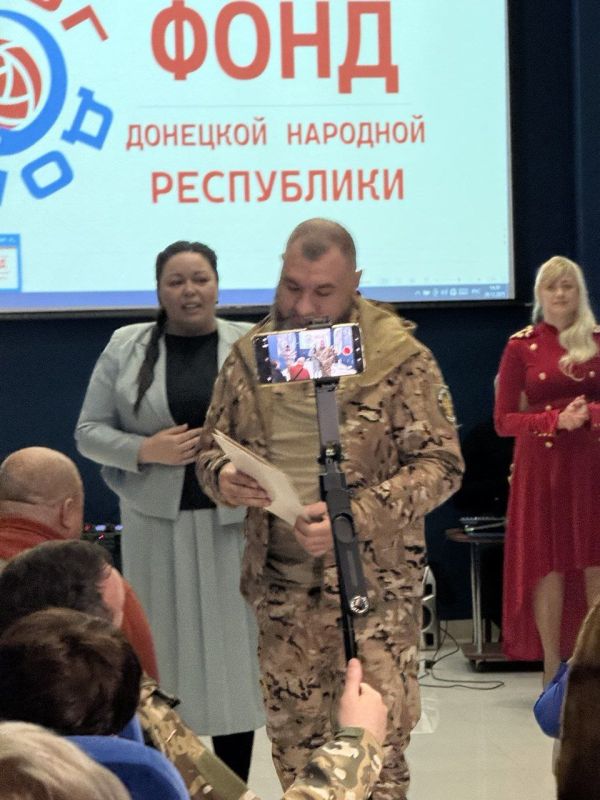 Сегодня имела честь поздравить Благотворительный фонд "Круг добра" с очередным Днём Рождения! Сегодня имела честь поздравить Благотворительный фонд "Круг добра" с очередным Днём Рождения!