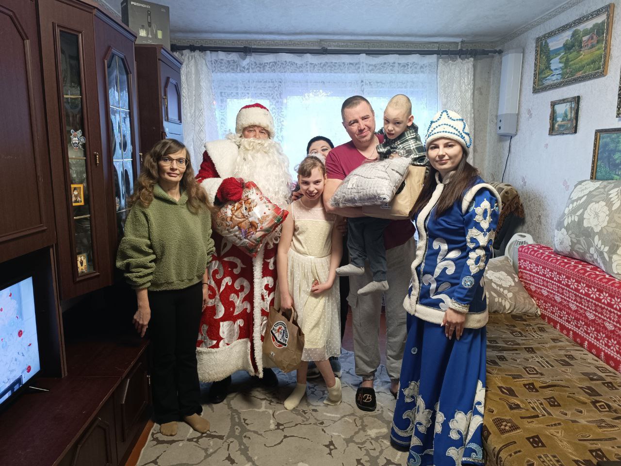 В Центрально-Городском районе Горловки продолжаются праздничные мероприятия, в честь дня Святого Николая В Центрально-Городском районе Горловки продолжаются праздничные мероприятия, в честь дня Святого Николая