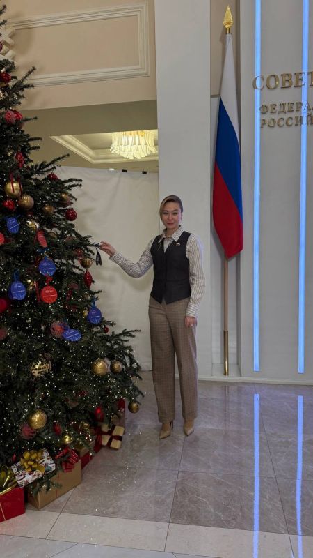 Сенатор Российской Федерации от ДНР Наталья Никонорова в преддверии Нового года традиционно приняла участие в доброй акции «Ёлка желаний» Сенатор Российской Федерации от ДНР Наталья Никонорова в преддверии Нового года традиционно приняла участие в доброй акции «Ёлка желаний»