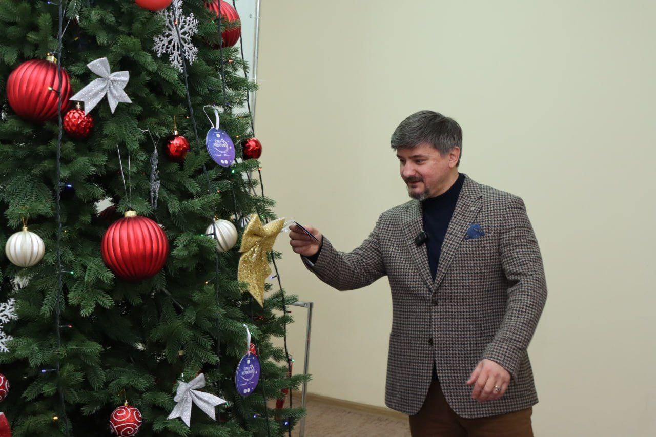 В канун Нового года руководители Министерства транспорта Республики исполнят желания юных жителей Ясиноватой и Шахтерска В канун Нового года руководители Министерства транспорта Республики исполнят желания юных жителей Ясиноватой и Шахтерска