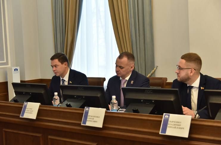 Сотрудничество между регионами: встреча депутатов Ростовской области и Содружества «Донбасс» Сотрудничество между регионами: встреча депутатов Ростовской области и Содружества «Донбасс»