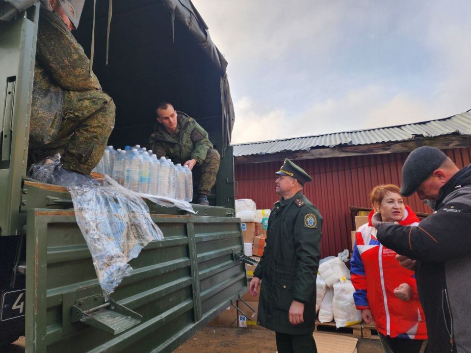 Следователи военных следственных органов Следственного комитета Российской Федерации продолжают оказывать гуманитарную помощь Следователи военных следственных органов Следственного комитета Российской Федерации продолжают оказывать гуманитарную помощь