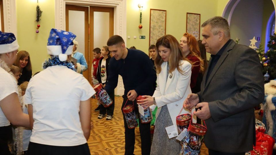 #ЕРДНР #ЕРМакеевка #ЕР80 #НовыйГод #ЕРДНР #ЕРМакеевка #ЕР80 #НовыйГод