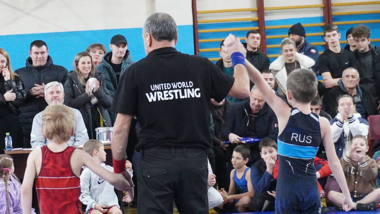 В рамках партийного проекта "Единой России" «Выбор сильных» в Тельманово прошёл Открытый турнир по вольной борьбе среди детей, на призы воспитанников школы Тельмановской борьбы В рамках партийного проекта "Единой России" «Выбор сильных» в Тельманово прошёл Открытый турнир по вольной борьбе среди детей, на призы воспитанников школы Тельмановской борьбы