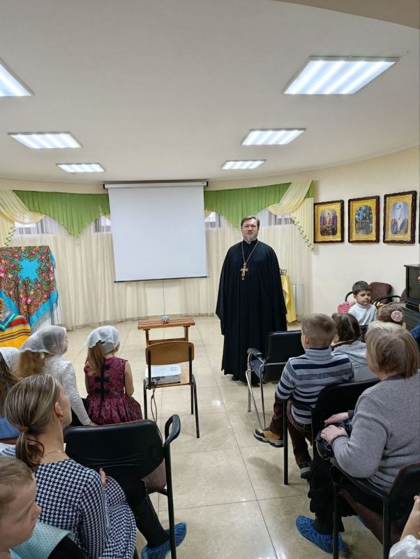 Духовное прикосновение: Дети под опекой в гостях в Свято-Троицком храме Духовное прикосновение: Дети под опекой в гостях в Свято-Троицком храме