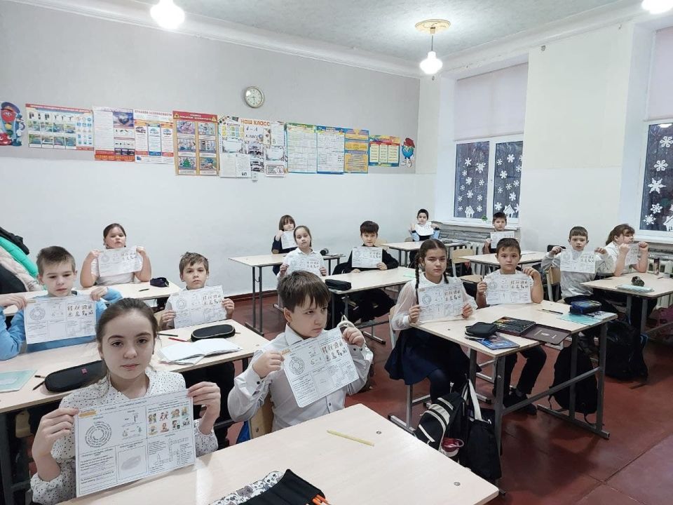 В школах Ждановки поговорили на тему «Что говорит совесть?» В школах Ждановки поговорили на тему «Что говорит совесть?»