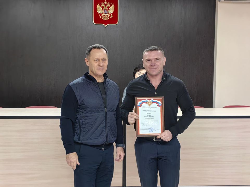 Александр Пеняев: Поздравил с профессиональным праздником наших энергетиков Александр Пеняев: Поздравил с профессиональным праздником наших энергетиков