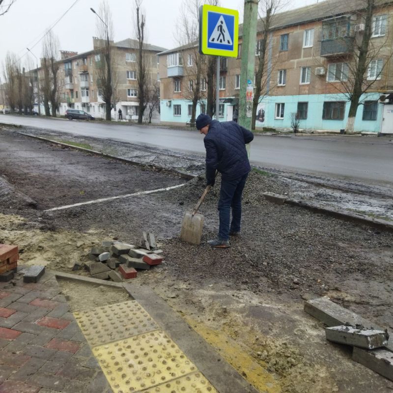 В Кировском ведутся работы по благоустройству В Кировском ведутся работы по благоустройству