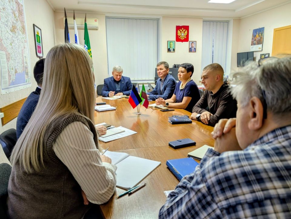 Глава муниципального образования Старобешевский муниципальный округ Николай Михайлов провел оперативное совещание по текущим вопросам Глава муниципального образования Старобешевский муниципальный округ Николай Михайлов провел оперативное совещание по текущим вопросам