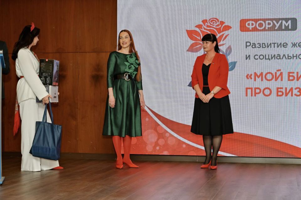 Депутата из Тореза отметили наградой за лучшую муниципальную инициативу Депутата из Тореза отметили наградой за лучшую муниципальную инициативу