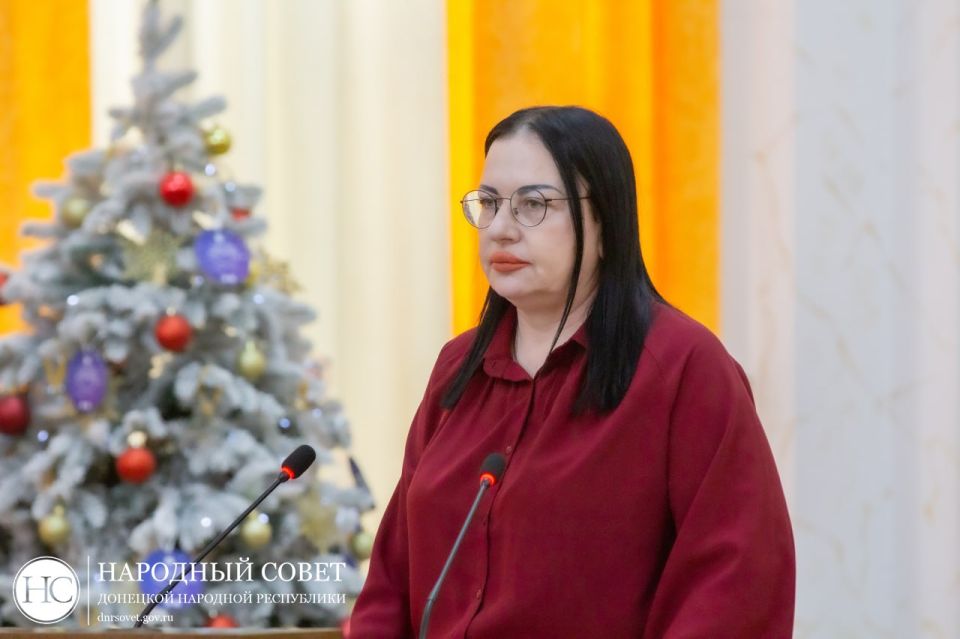 Фоторепортаж: Пленарное заседание Народного Совета ДНР Фоторепортаж: Пленарное заседание Народного Совета ДНР