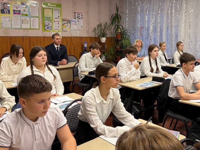 Глава Шахтерского округа принял участие в проекте «Разговоры о важном» Глава Шахтерского округа принял участие в проекте «Разговоры о важном»