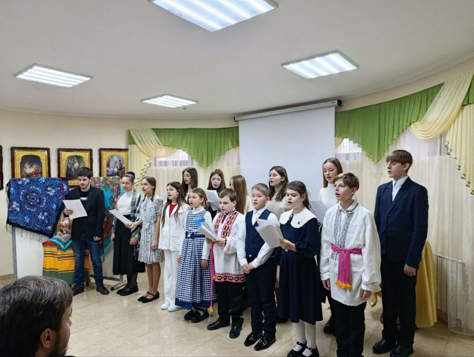 Духовное прикосновение: Дети под опекой в гостях в Свято-Троицком храме Духовное прикосновение: Дети под опекой в гостях в Свято-Троицком храме