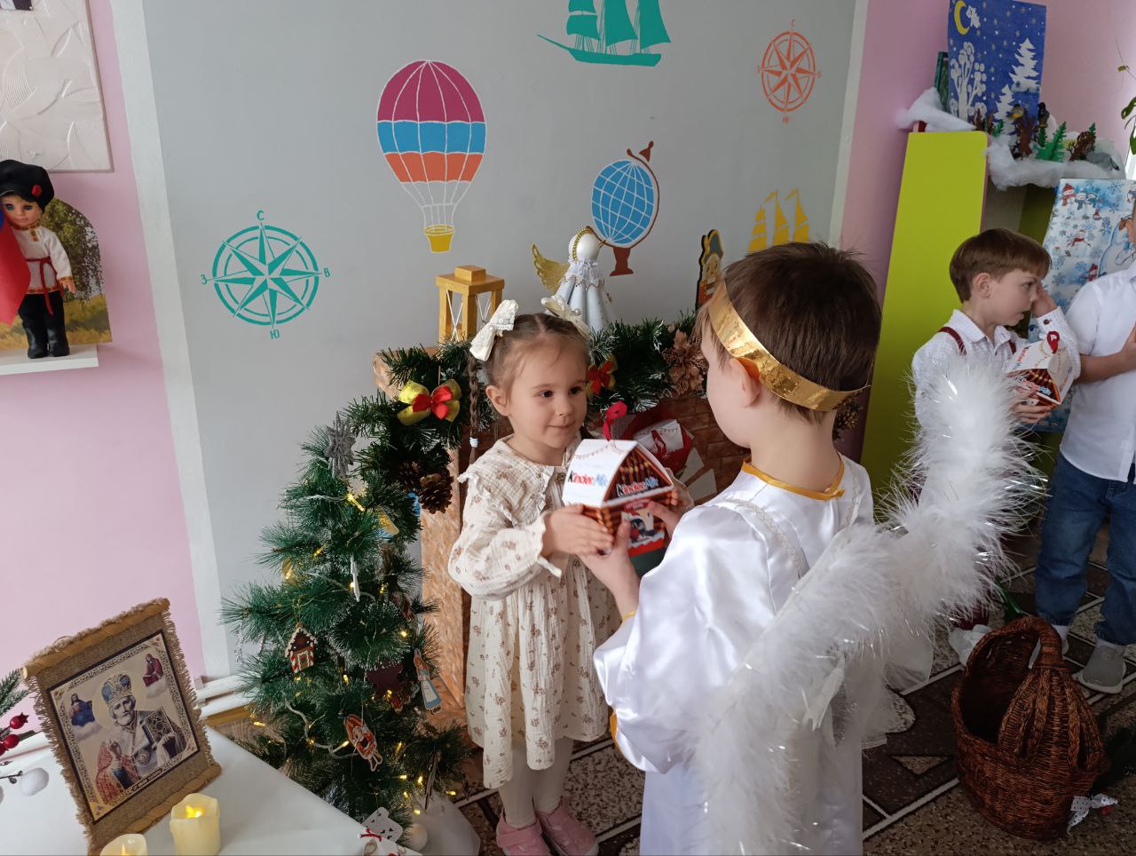 ОТ ДОМА К ДОМУ, ЛУЖКОМ, БЕРЕЖКОМ ОТ ДОМА К ДОМУ, ЛУЖКОМ, БЕРЕЖКОМ