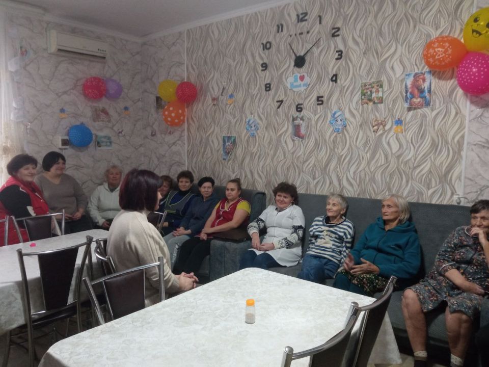 Сегодня заместитель главы Администрации Володарского муниципального округа Васильева О.Ф. провела встречу с трудовым коллективом и подопечными стационарного отделения для постоянного проживания КЦСОН Володарского района Сегодня заместитель главы Администрации Володарского муниципального округа Васильева О.Ф. провела встречу с трудовым коллективом и подопечными стационарного отделения для постоянного проживания КЦСОН Володарского района