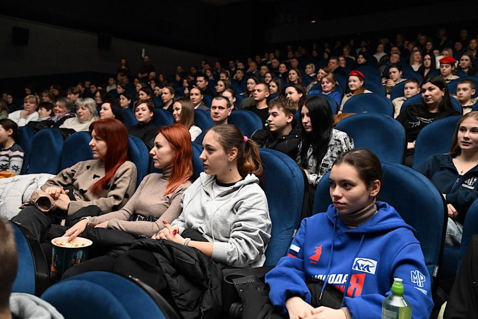 Продолжение нашумевшего сериале: в Донецке прошел предпремьерный показ "Ландыши Продолжение нашумевшего сериале: в Донецке прошел предпремьерный показ "Ландыши