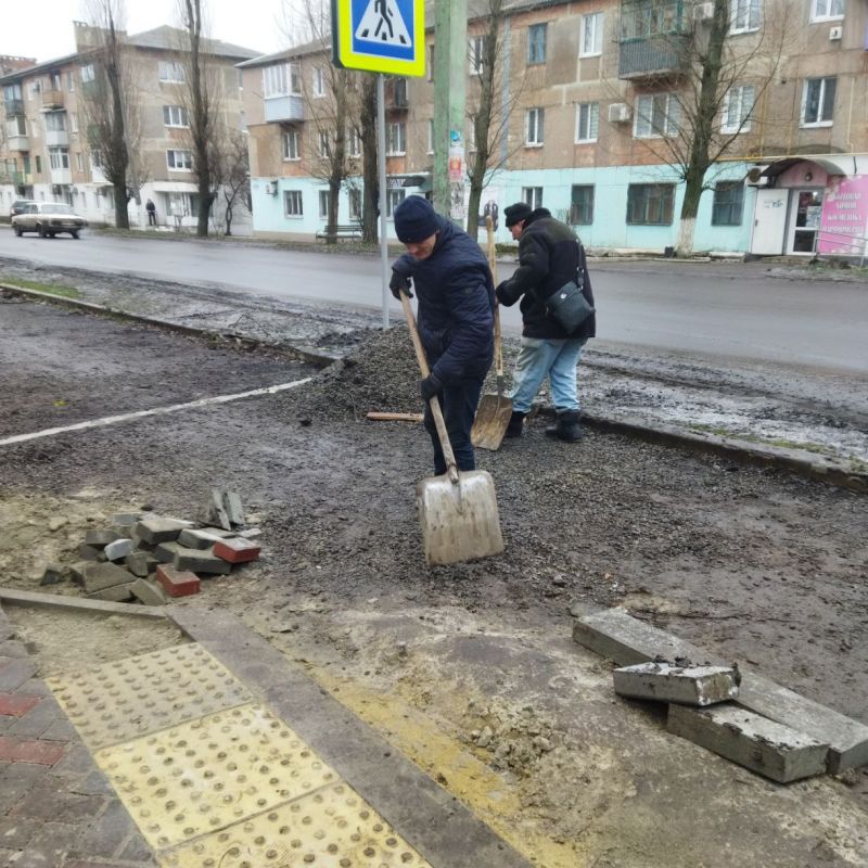 В Кировском ведутся работы по благоустройству В Кировском ведутся работы по благоустройству